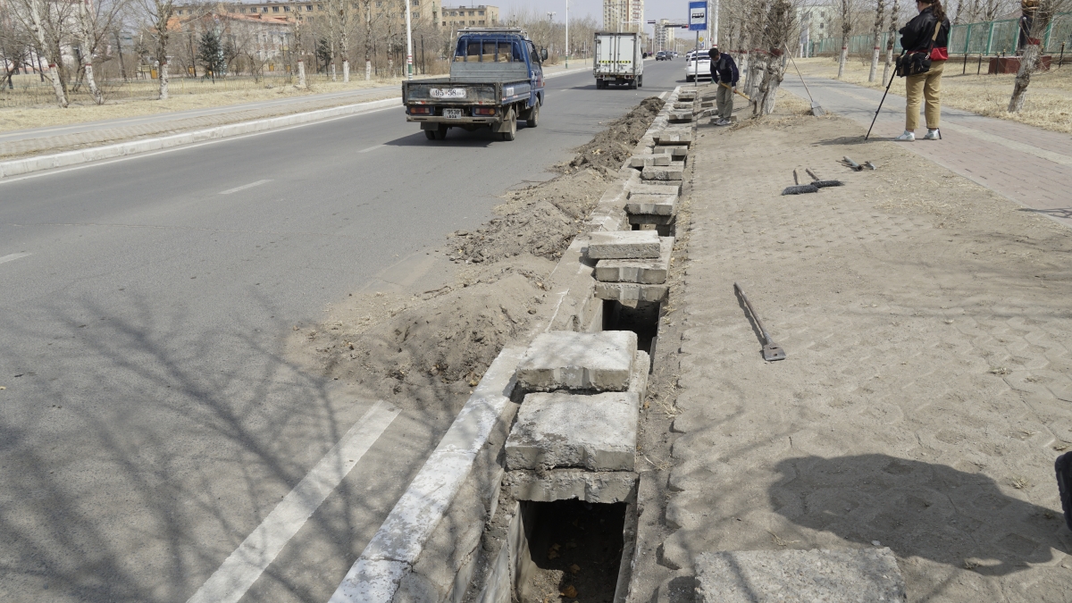 Төв замын ус зайлуулах байгууламжийг цэвэрлэж, халдваргүйжүүлэх ажил 70 хувьтай явагдаж байна