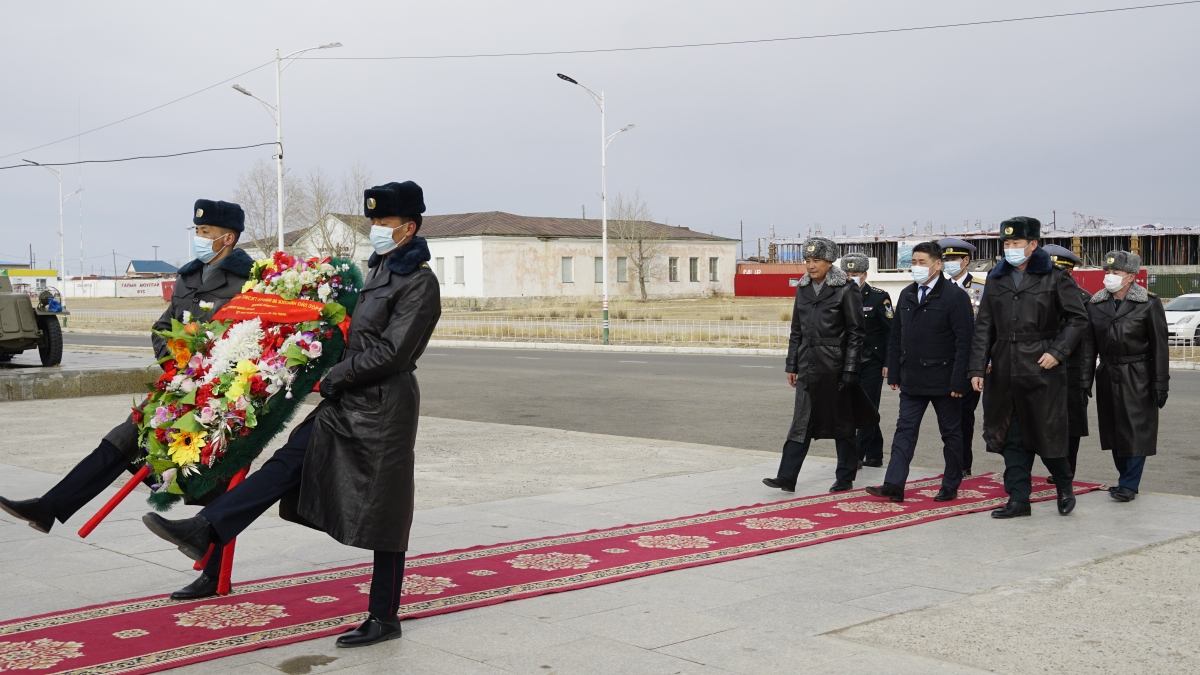 Өнөөдөр Монгол Улсад орчин цагийн зэвсэгт хүчин үүсэн байгуулагдсаны 100 жилийн ой, Монгол цэргийн өдөр тохиож байна