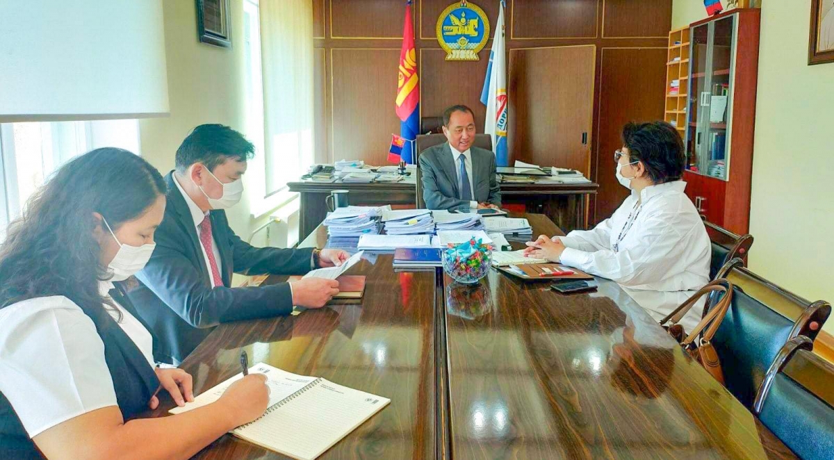 Монгол улсын төрийн албаны зөвлөлийн гишүүн Ц.Амартөгсийг хүлээн авч уулзаж, тодорхой саналуудыг танилцууллаа.