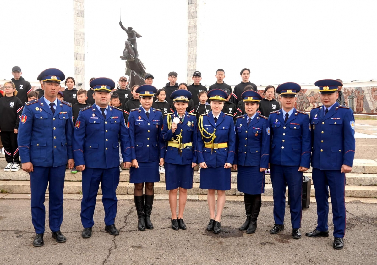 Дэлхийн аваргын мөнгөн медалийн эзэн Л.Алтанцэцэгийг угтан авлаа