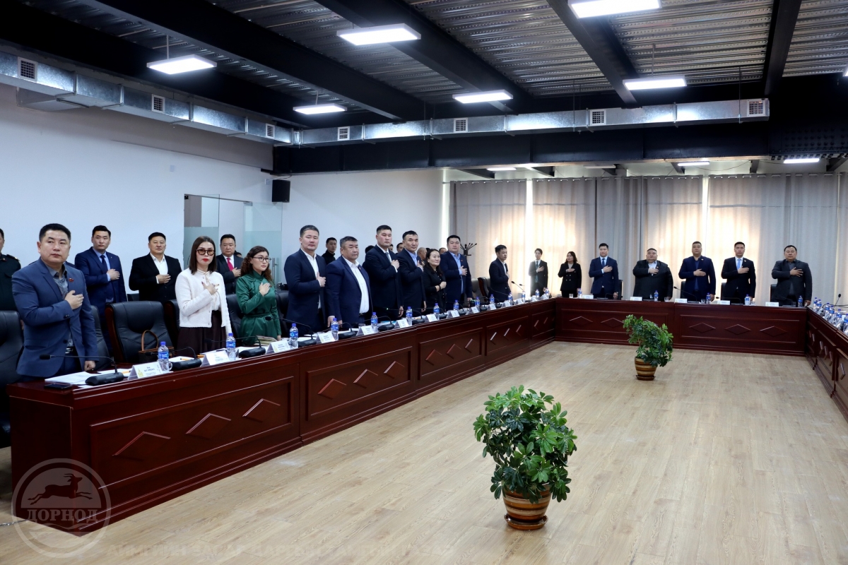 АЙМГИЙН ИТХ-ЫН ДӨРӨВДҮГЭЭР ХУРАЛДААН БОЛЖ БАЙНА